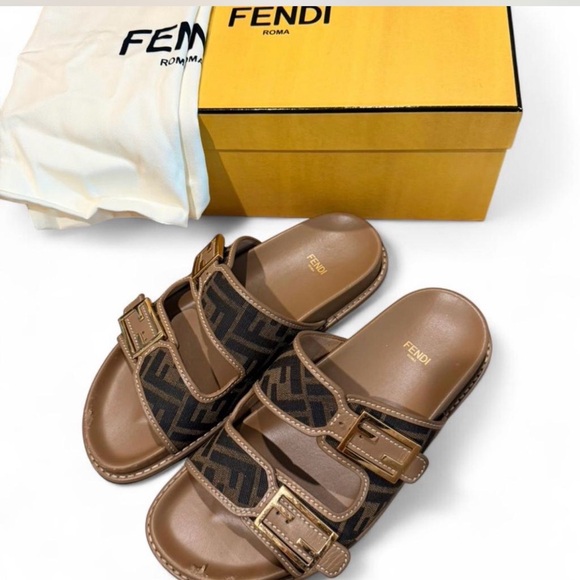 Fendi Slides Size 42 - Picture 5 of 7